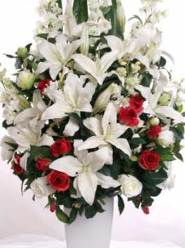 db_Copy_of_large_arrangement_with_red_roses