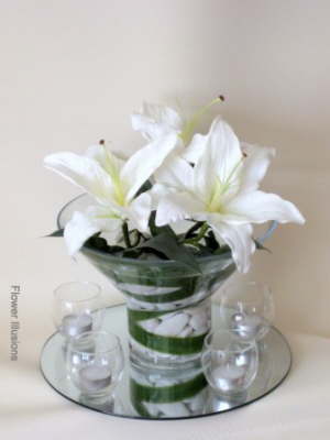 flare_table_bowl_with_white_oriental_lillies1