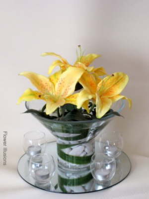 flare_table_bowl_with_yellow_oriental_lillies1